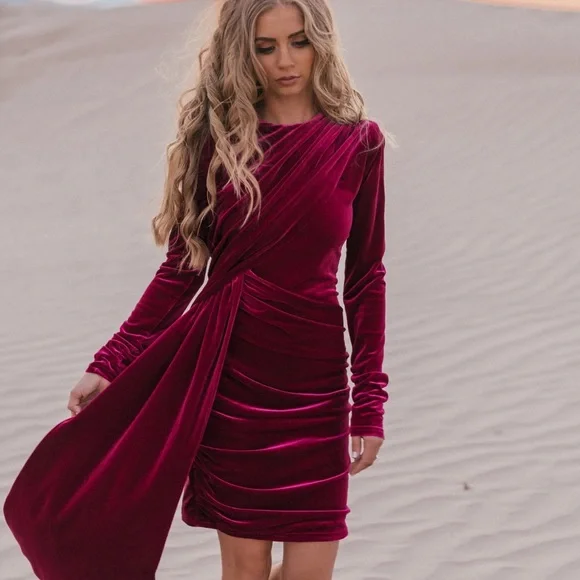 JessaKae Noor Magenta Dresses. Ordered 3 sizes. 2X fits 14/16 & 4X fits 18/20 - Picture 2 of 6